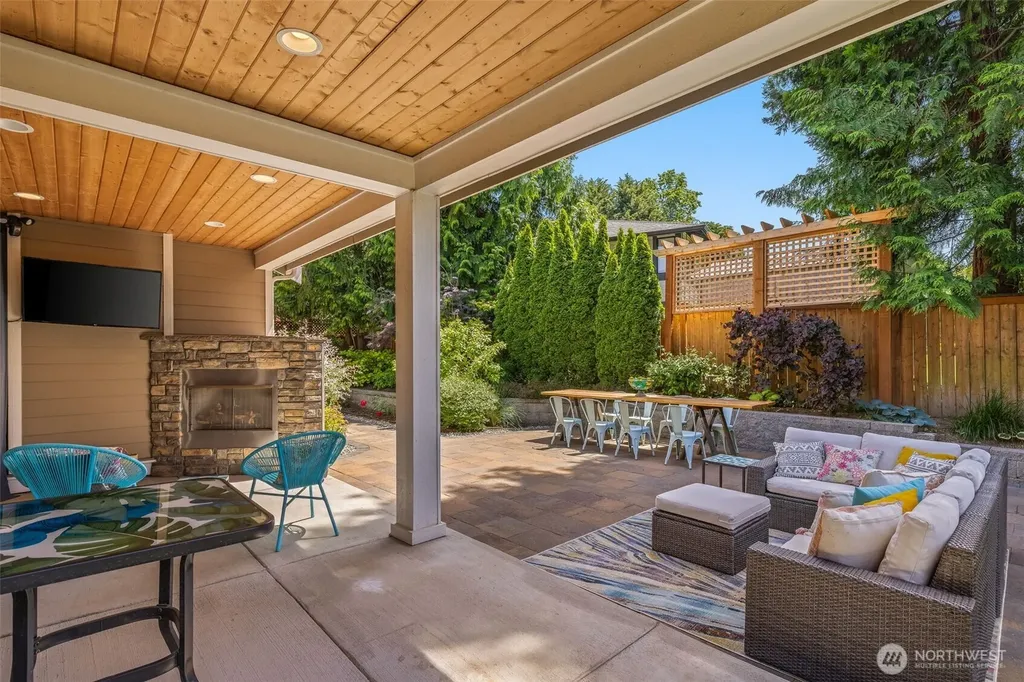 627 SW 185th Street Normandy Park WA 98166