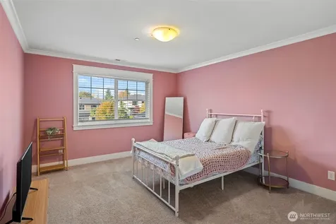 627 SW 185th Street Normandy Park WA 98166