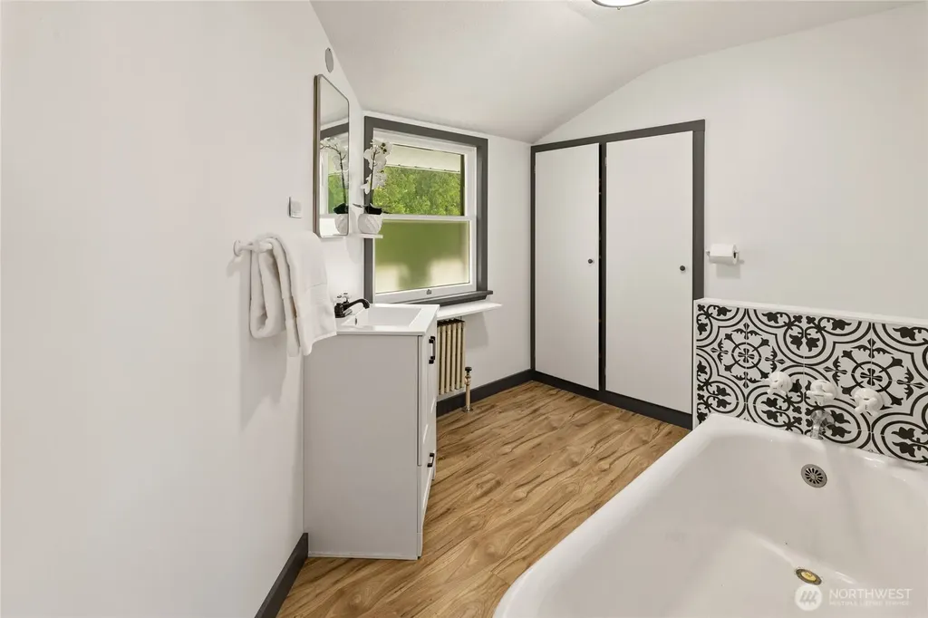 107 W Montana Avenue Roslyn WA 98941