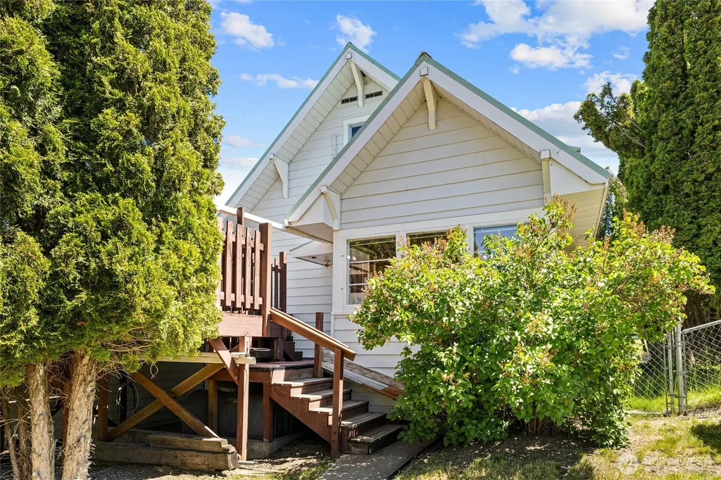107 W Montana Avenue Roslyn WA 98941