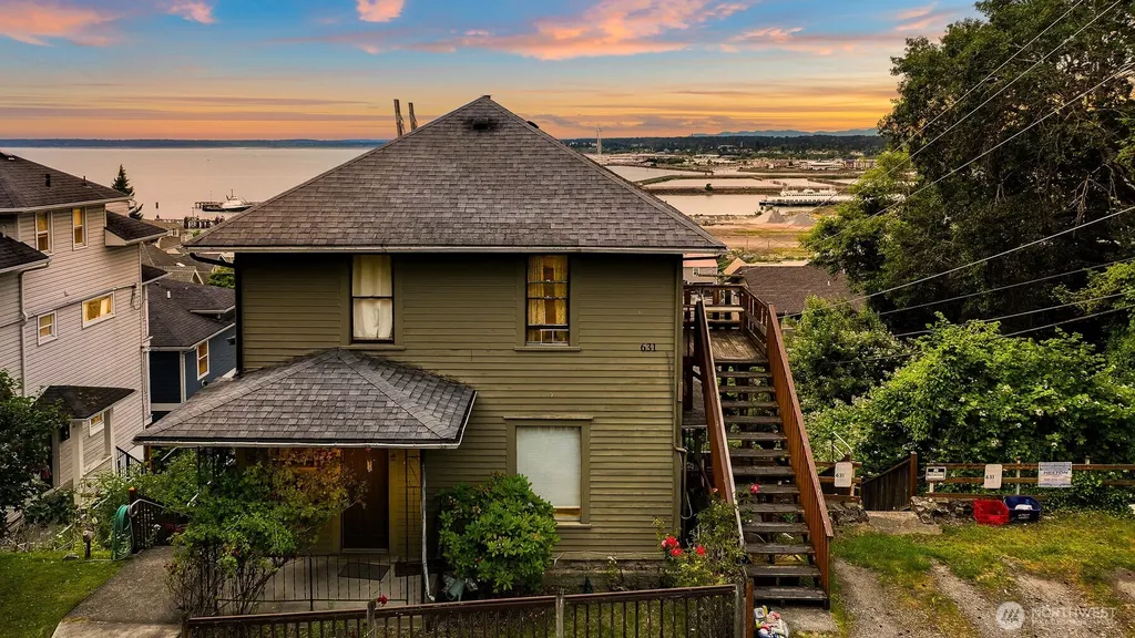 631 N Forest Street Bellingham WA 98225