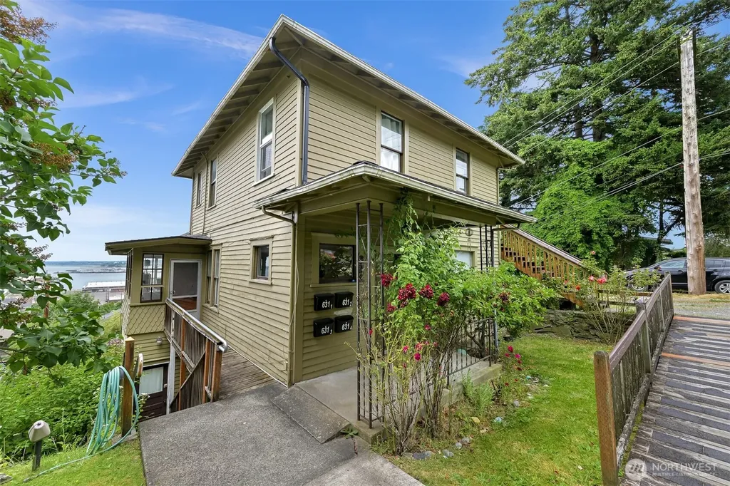 631 N Forest Street Bellingham WA 98225