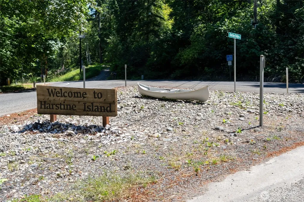 1781 E Sunset Hill Road Shelton WA 98584