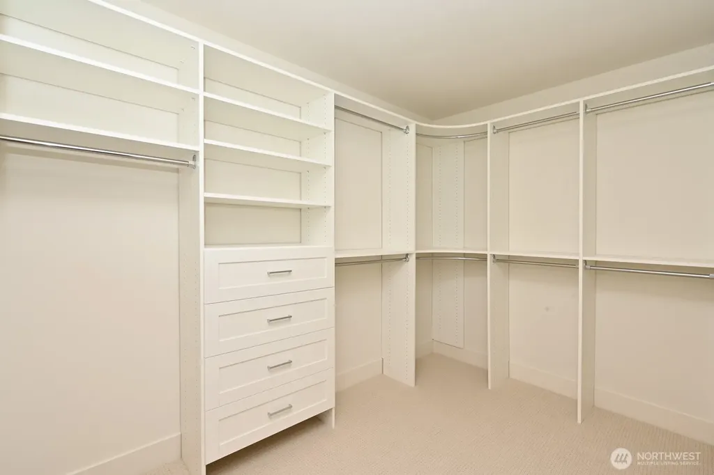 5620 6th Ave NW Seattle WA 98107