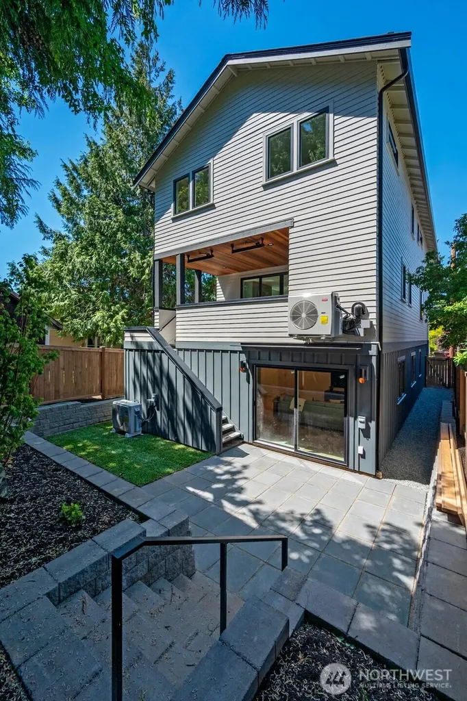 5620 6th Ave NW Seattle WA 98107