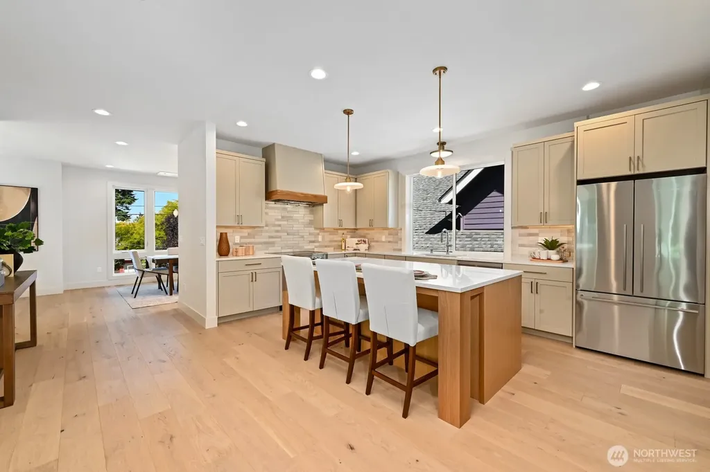 5620 6th Ave NW Seattle WA 98107