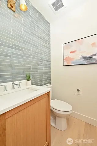 5620 6th Ave NW Seattle WA 98107