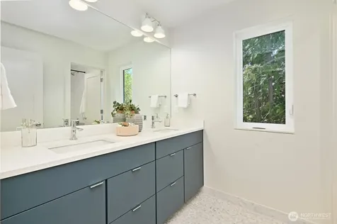 5620 6th Ave NW Seattle WA 98107