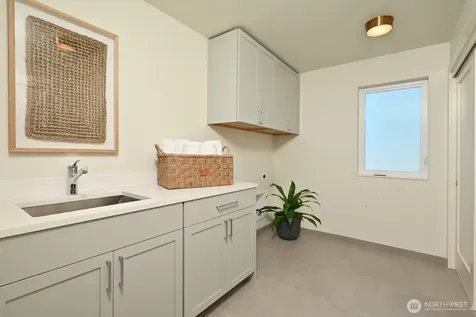 5620 6th Ave NW Seattle WA 98107