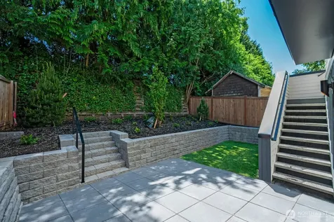 5620 6th Ave NW Seattle WA 98107