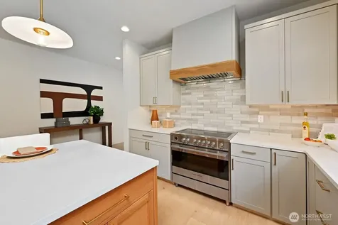 5620 6th Ave NW Seattle WA 98107