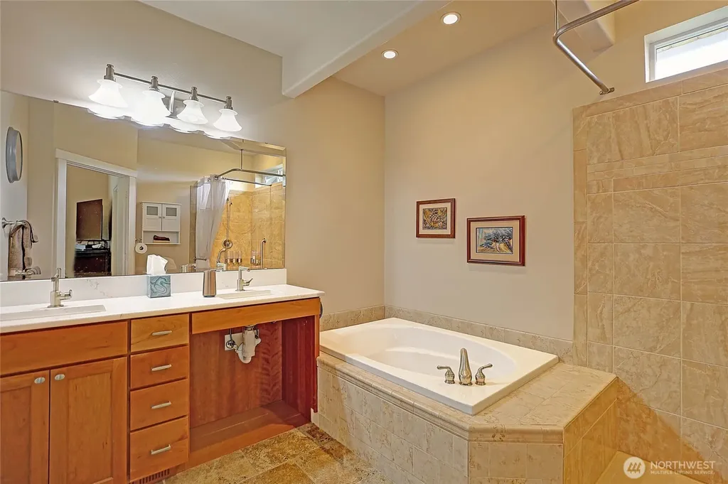 1612 Country Club Drive Camano Island WA 98282