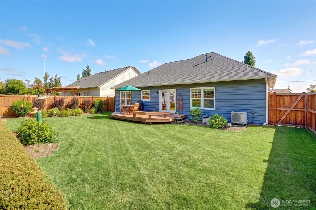 1612 Country Club Drive Camano Island WA 98282