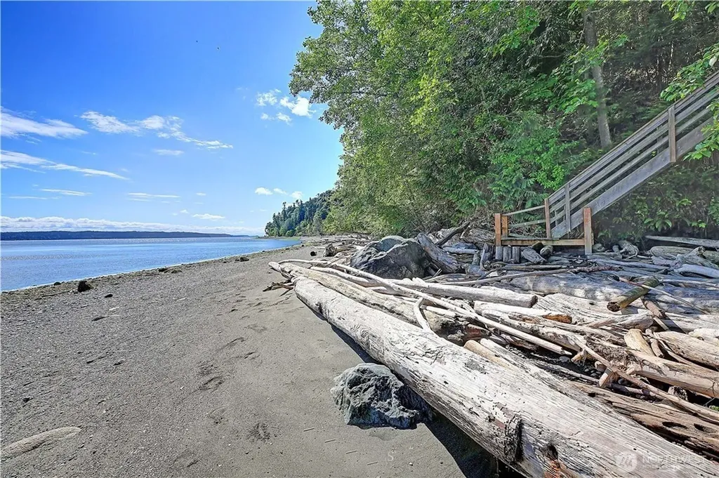 1612 Country Club Drive Camano Island WA 98282