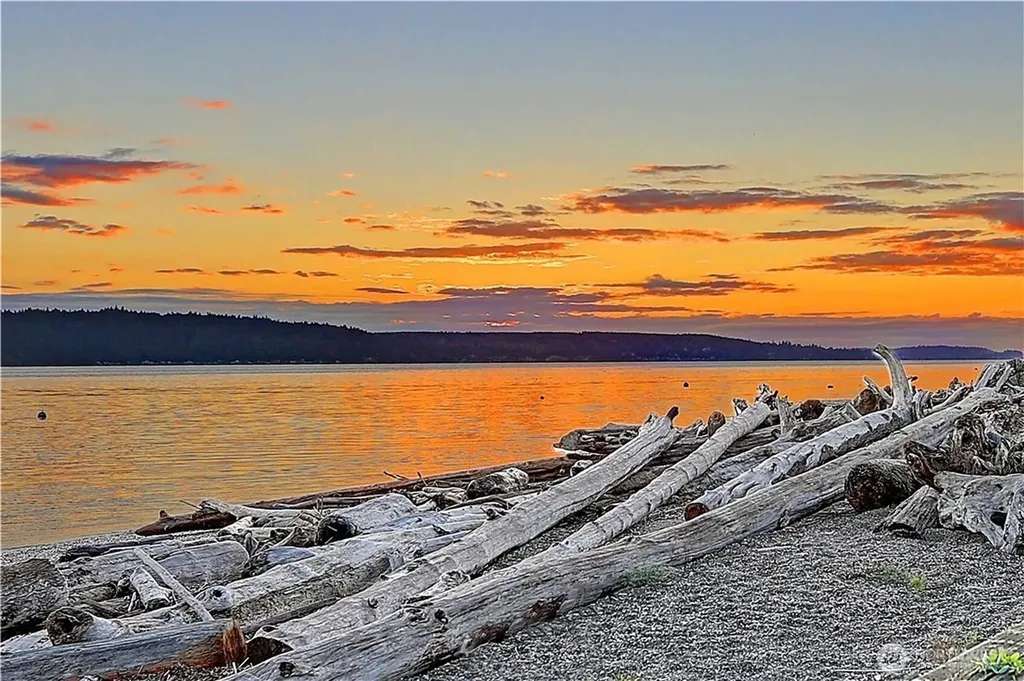 1612 Country Club Drive Camano Island WA 98282