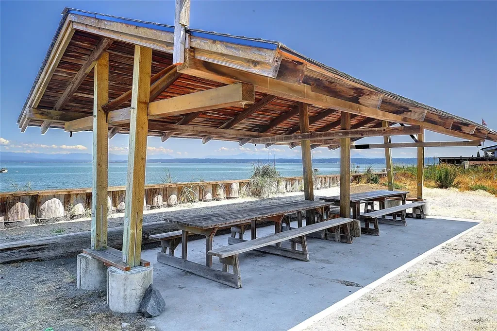 1612 Country Club Drive Camano Island WA 98282