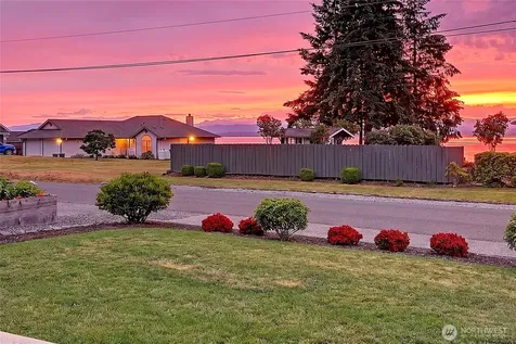 1612 Country Club Drive Camano Island WA 98282