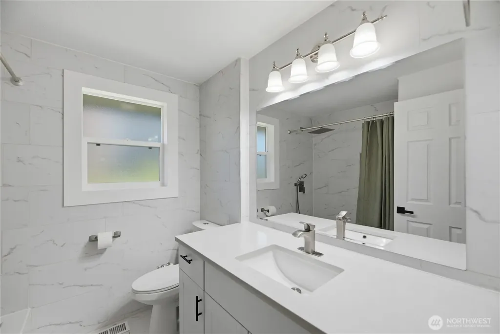 3404 NE 11th Place Renton WA 98056