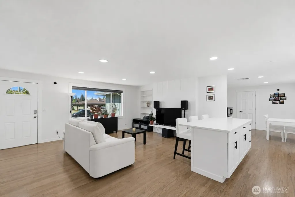 3404 NE 11th Place Renton WA 98056
