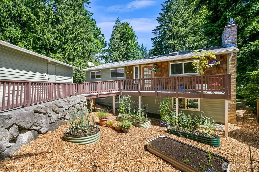 862 E Douglas Bellingham WA 98226