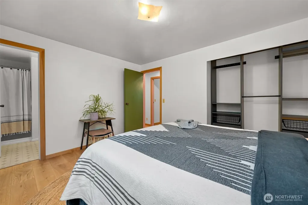 862 E Douglas Bellingham WA 98226
