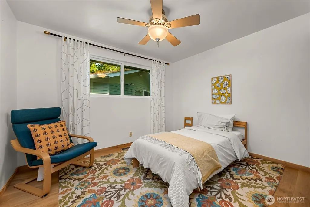 862 E Douglas Bellingham WA 98226