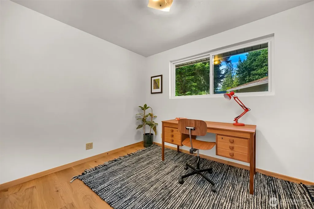 862 E Douglas Bellingham WA 98226