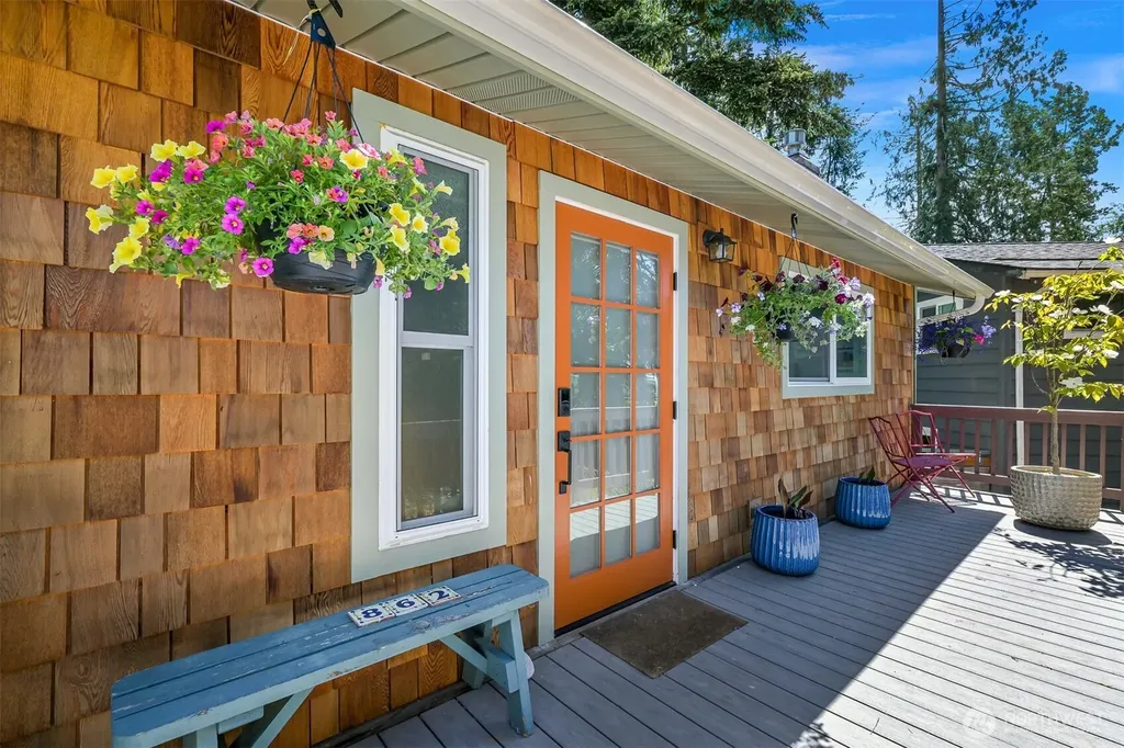 862 E Douglas Bellingham WA 98226