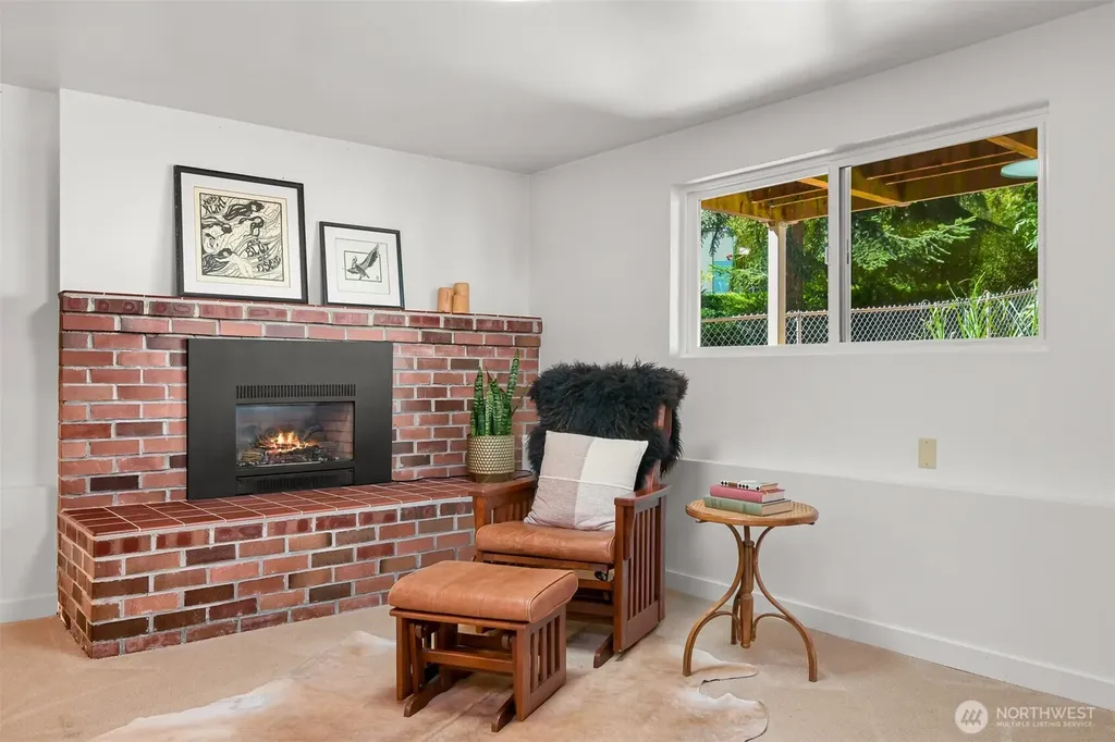 862 E Douglas Bellingham WA 98226