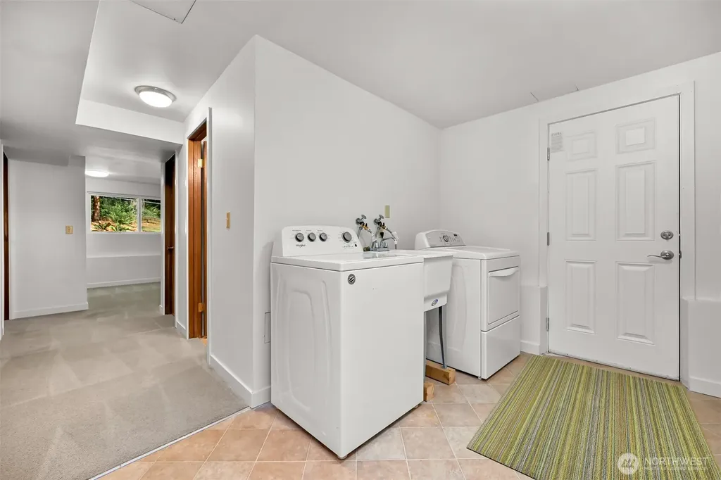 862 E Douglas Bellingham WA 98226