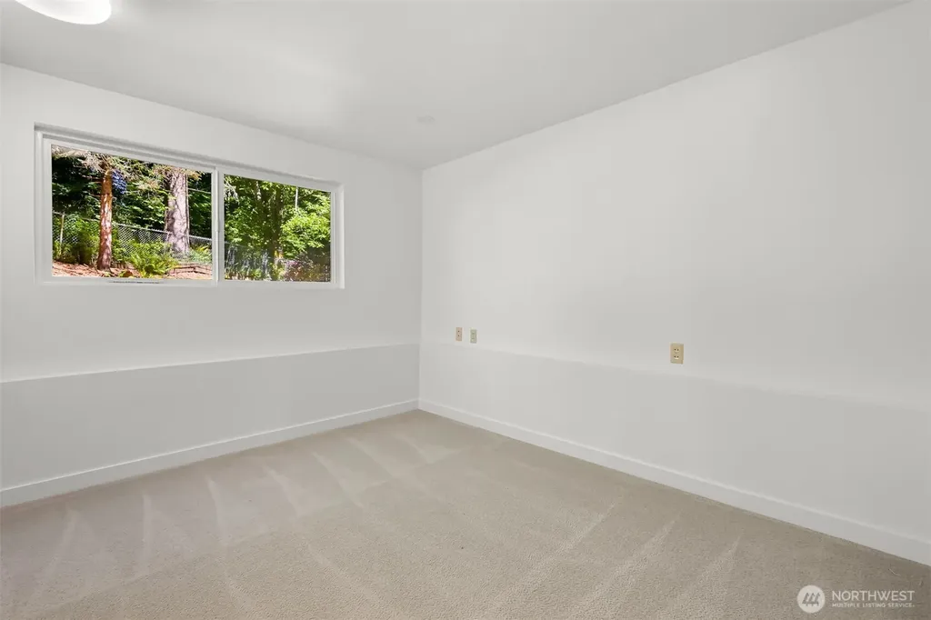 862 E Douglas Bellingham WA 98226