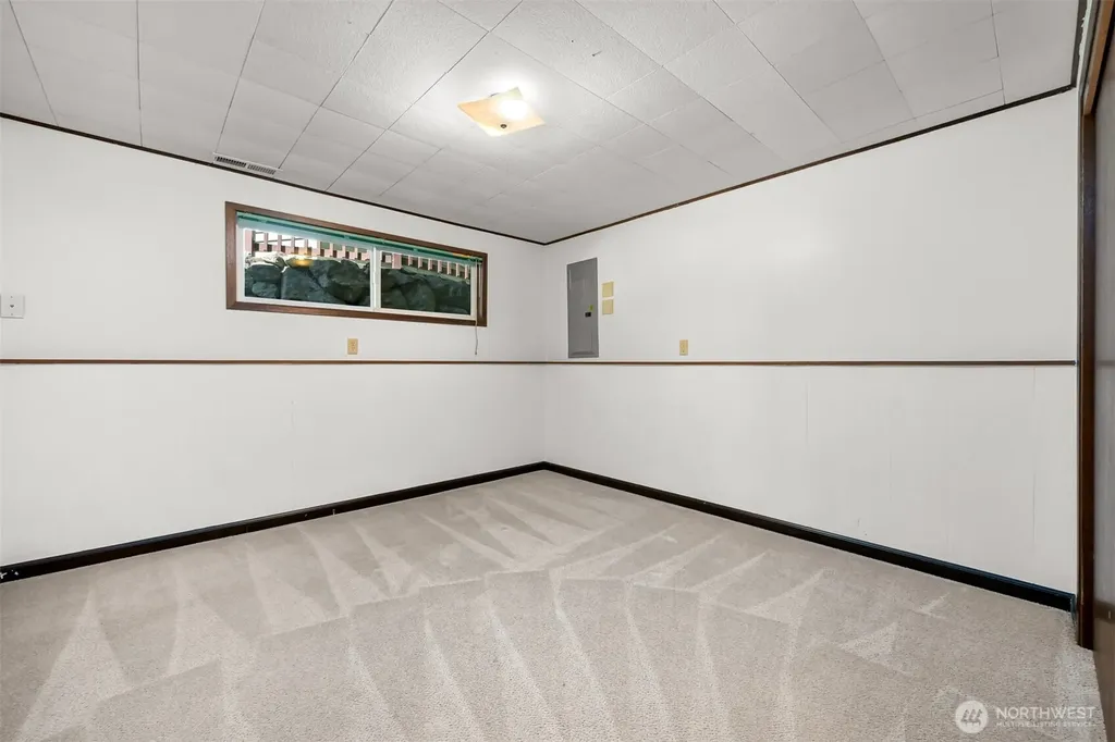 862 E Douglas Bellingham WA 98226