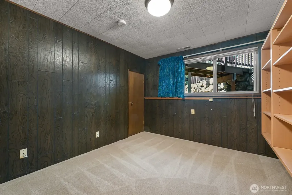 862 E Douglas Bellingham WA 98226