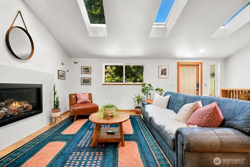 862 E Douglas Bellingham WA 98226
