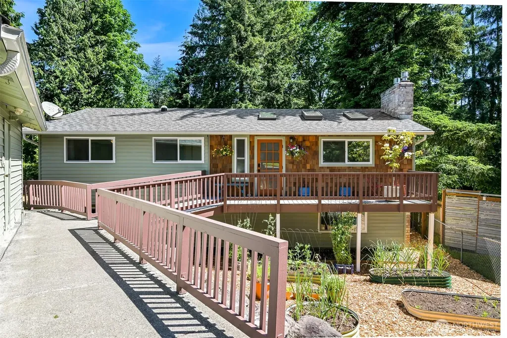 862 E Douglas Bellingham WA 98226