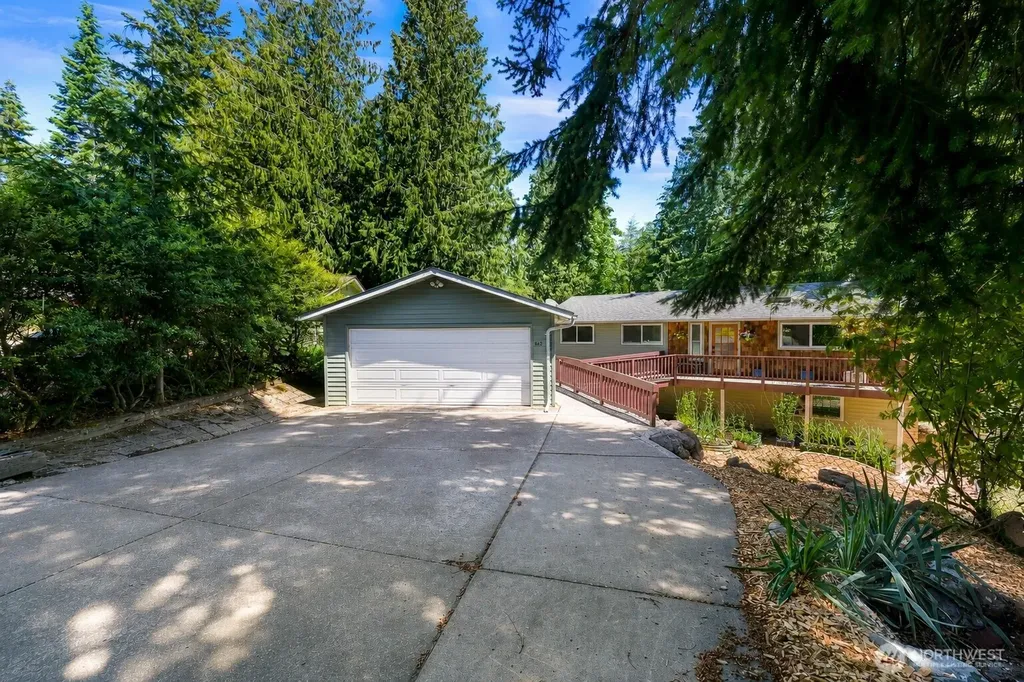 862 E Douglas Bellingham WA 98226