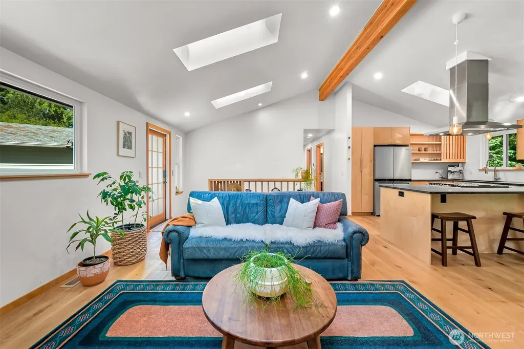 862 E Douglas Bellingham WA 98226