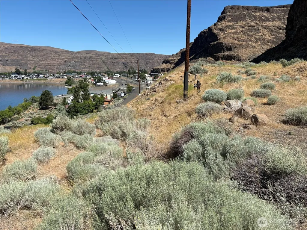 1422 SW Sunland Road Quincy WA 98848
