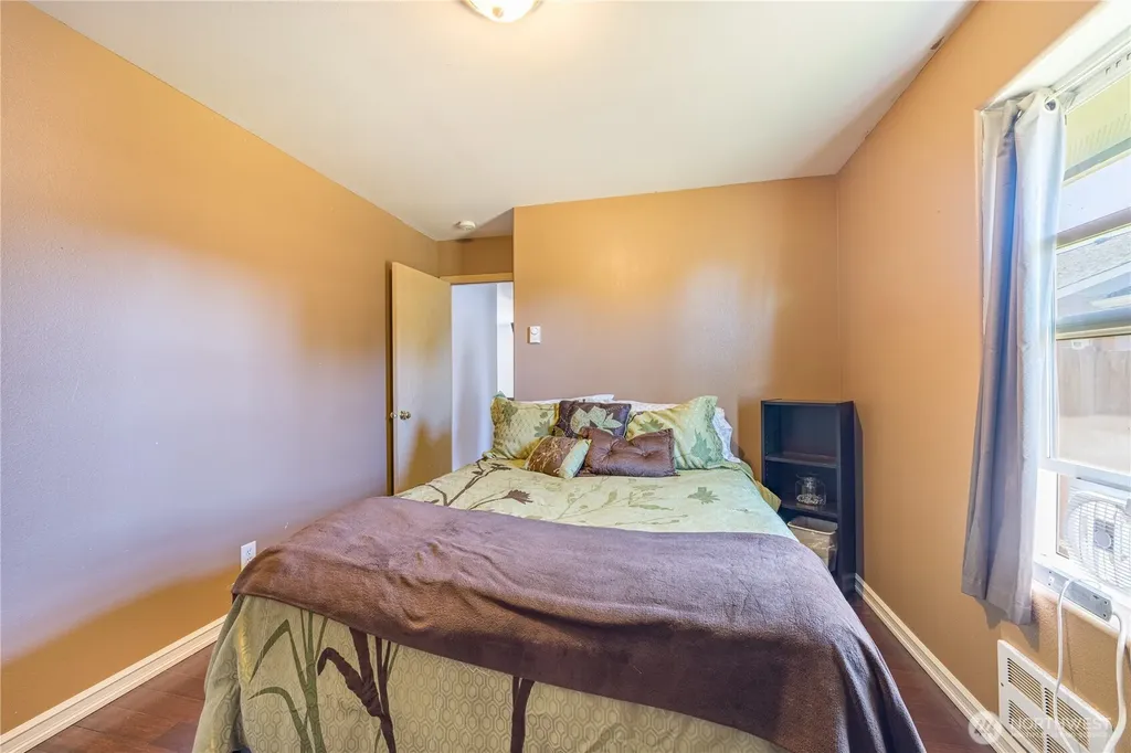 2367 E 7th Avenue Port Angeles WA 98362