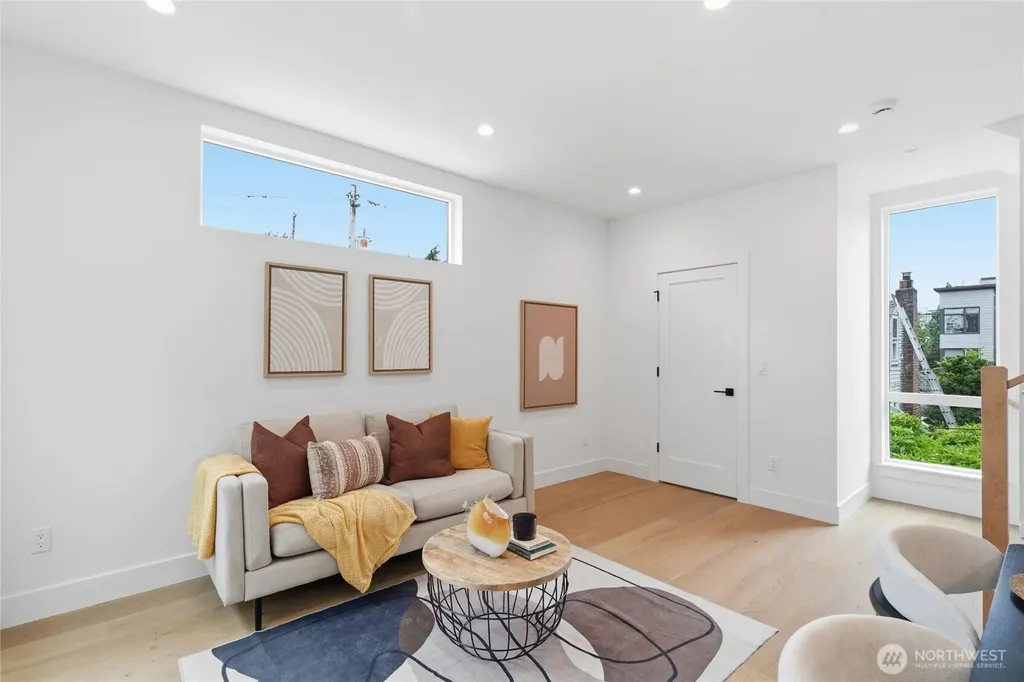 6219 9th Avenue NE Seattle WA 98115