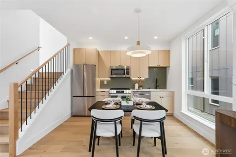6219 9th Avenue NE Seattle WA 98115