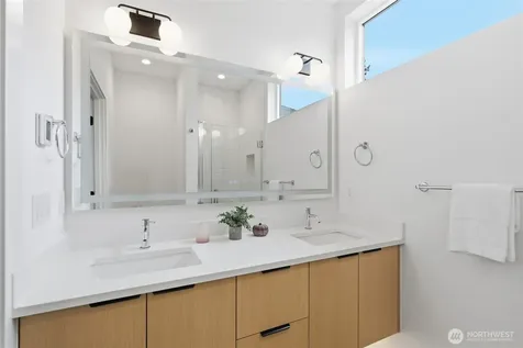 6219 9th Avenue NE Seattle WA 98115