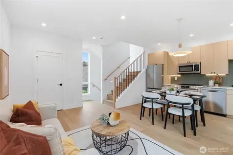 6219 9th Avenue NE Seattle WA 98115