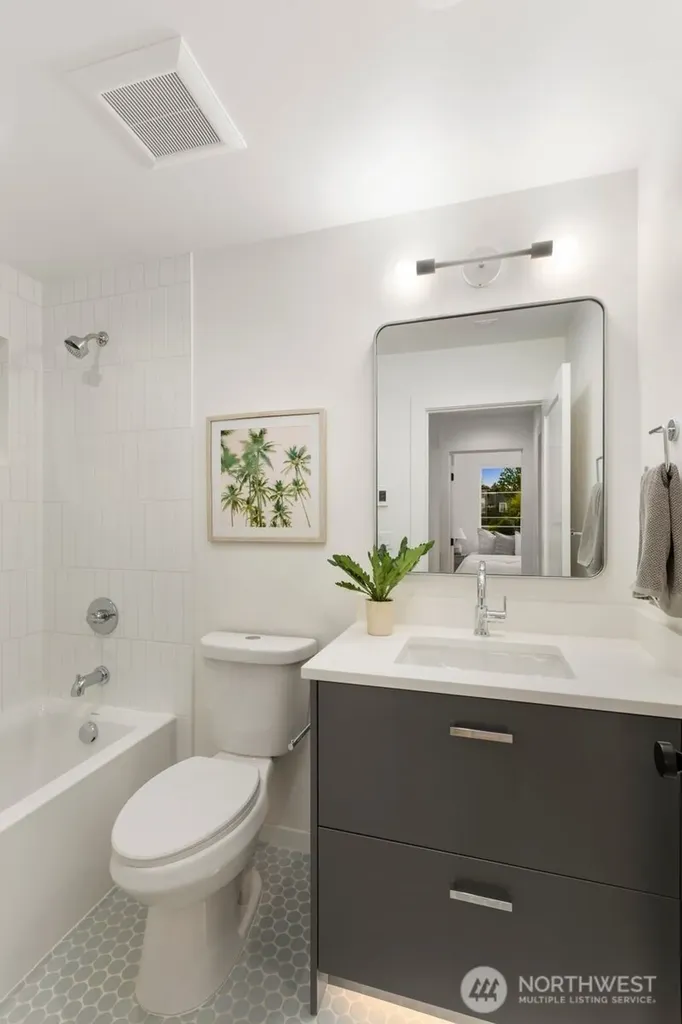 3938 Angeline Street Seattle WA 98118