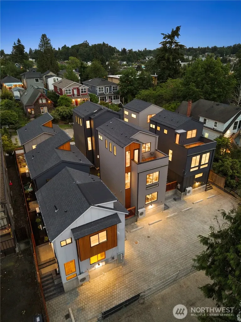 3938 Angeline Street Seattle WA 98118