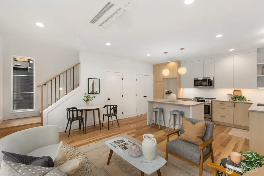3938 Angeline Street Seattle WA 98118