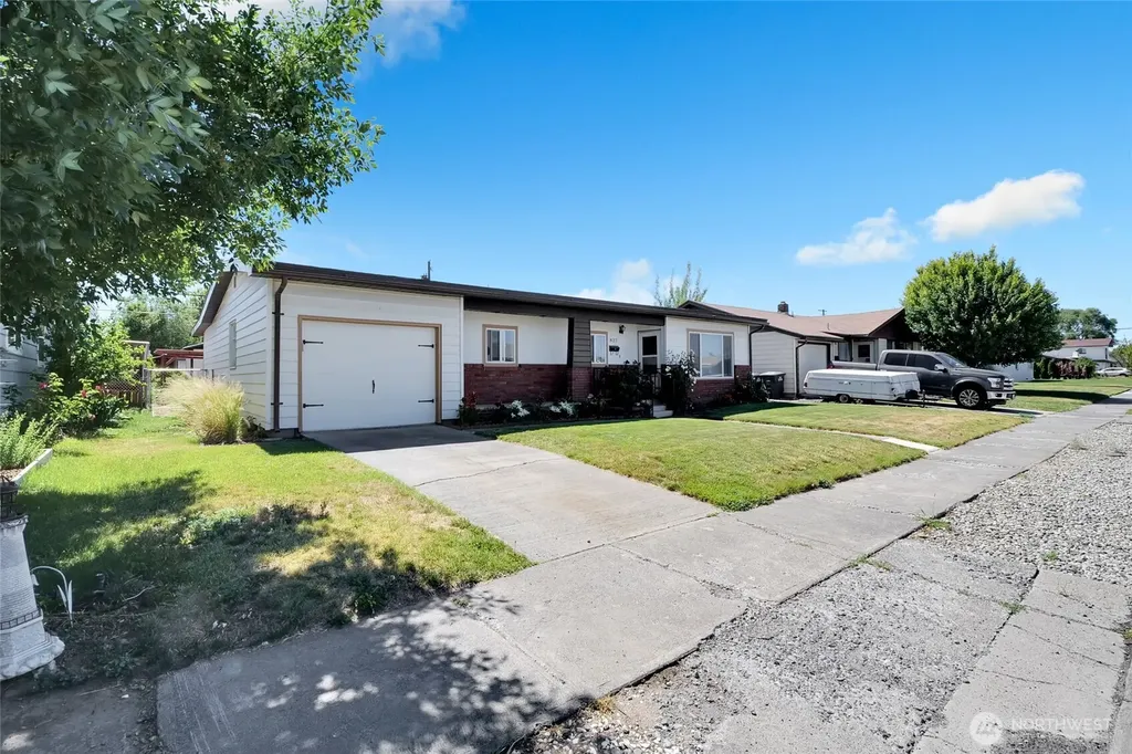 827 S Juniper Drive Moses Lake WA 98837