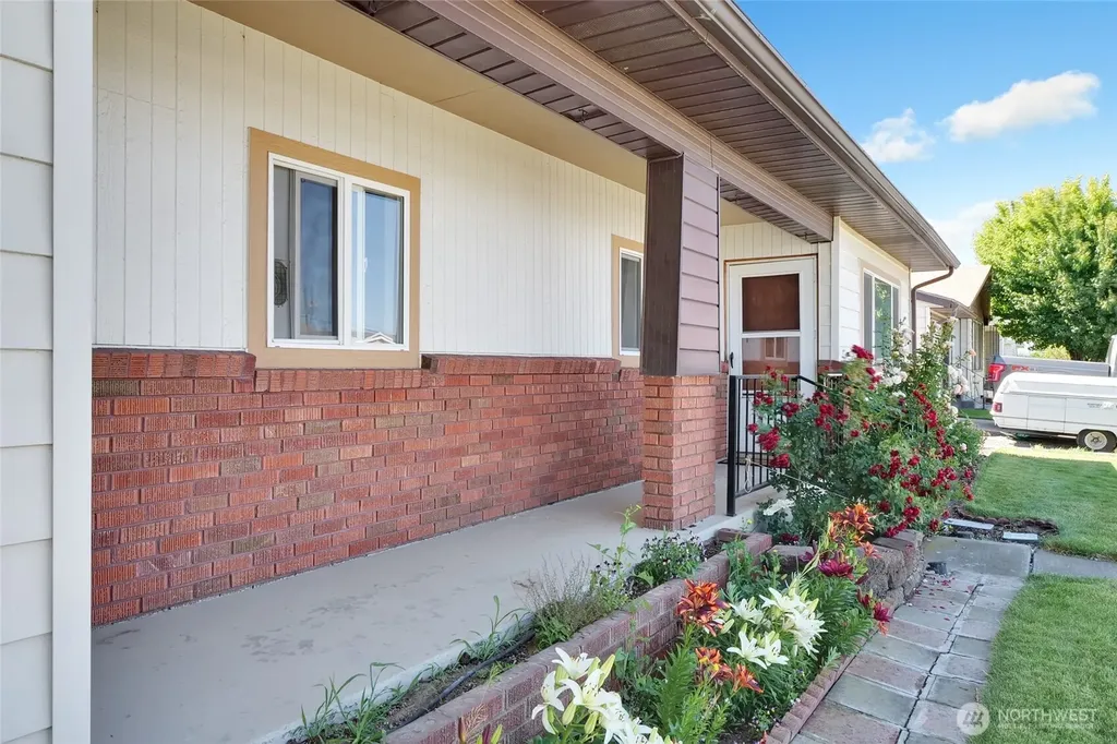 827 S Juniper Drive Moses Lake WA 98837