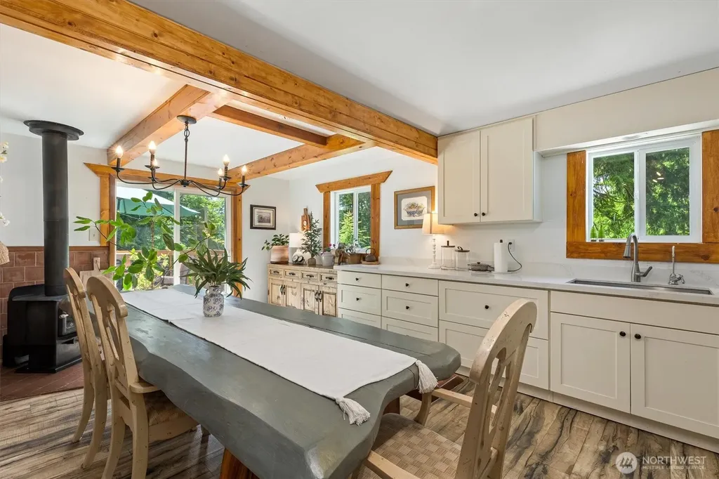 22122 SE 51st Place Issaquah WA 98029
