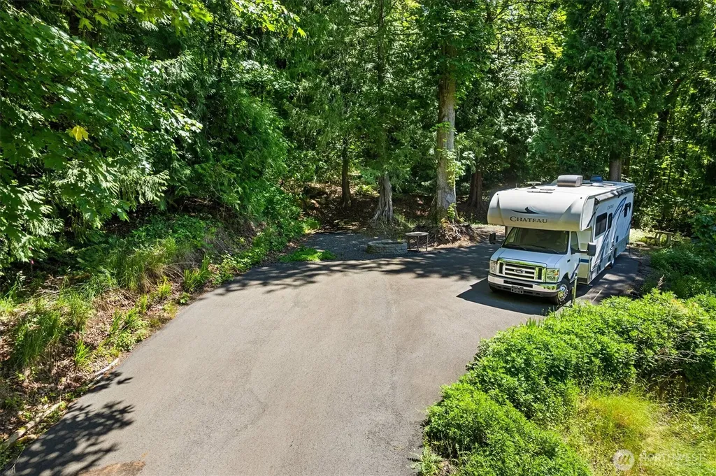 22122 SE 51st Place Issaquah WA 98029